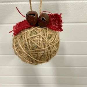 Set of 6 Round Ornaments